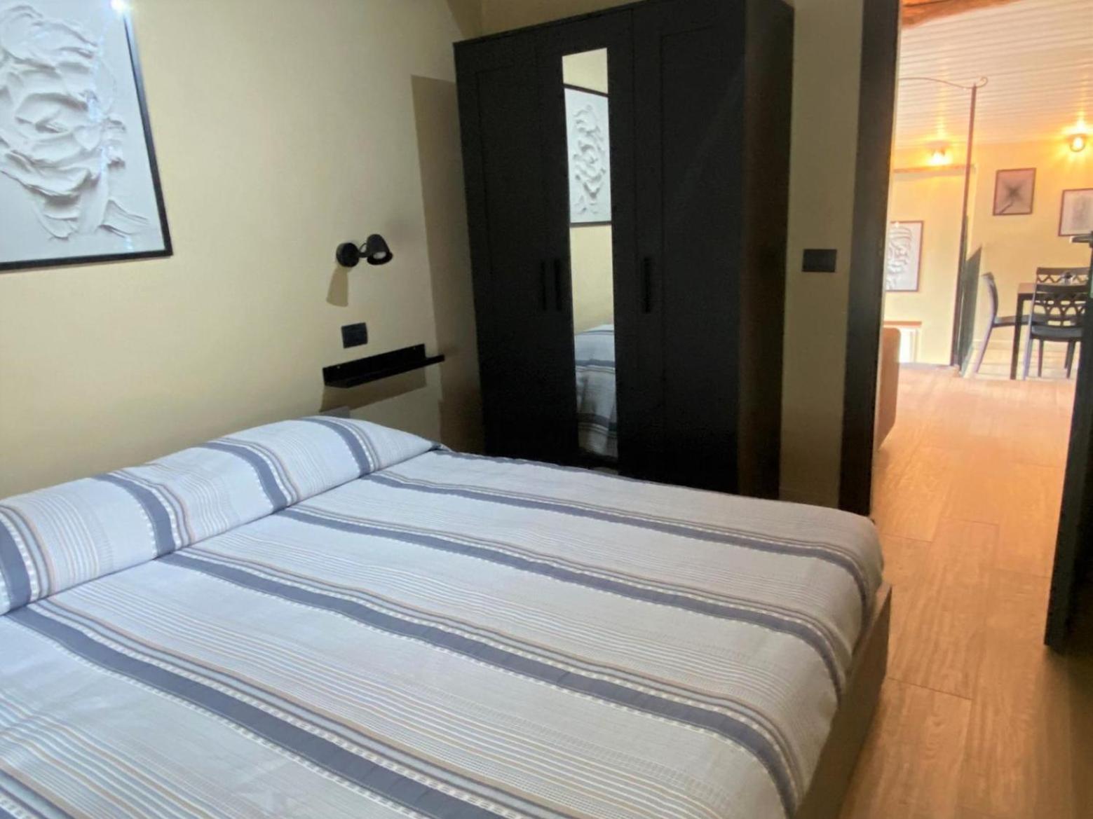 Argegno'S River - Central Apartment Lake View Camera foto